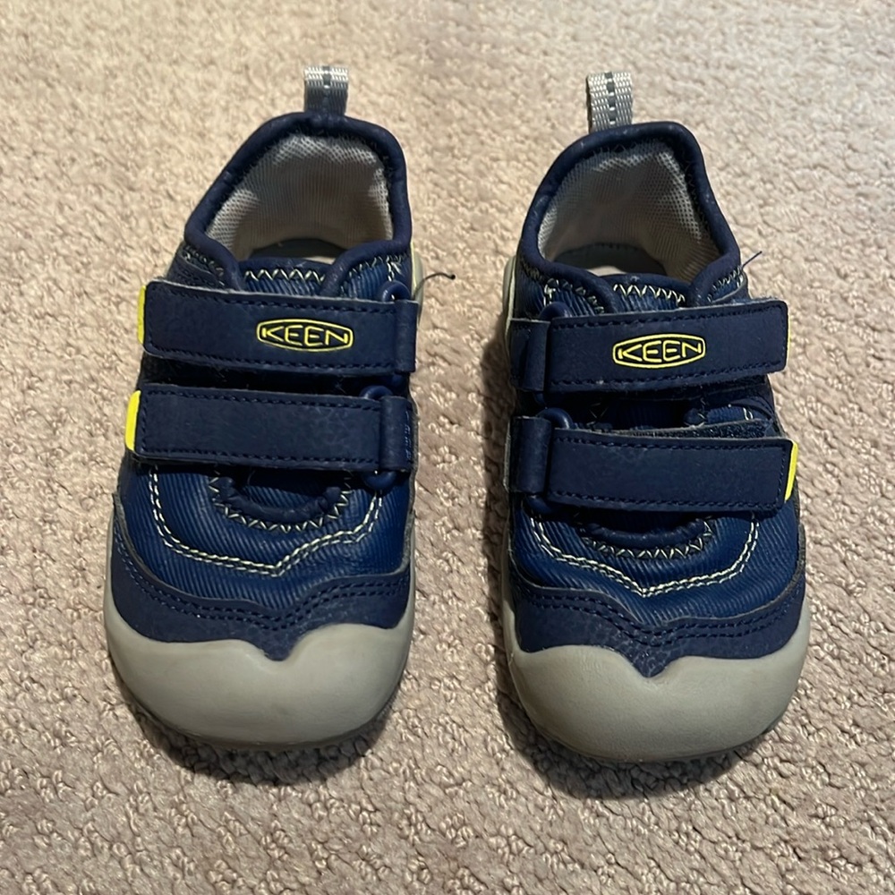 Keen boys shoes
